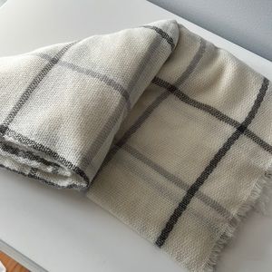 Cream and grey blanket scarf